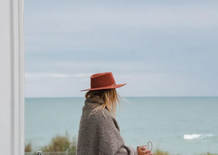 De La Отель Биарриц