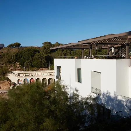 Hotel De La 4*