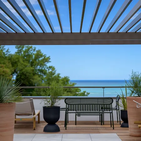 Hotel De La 4*